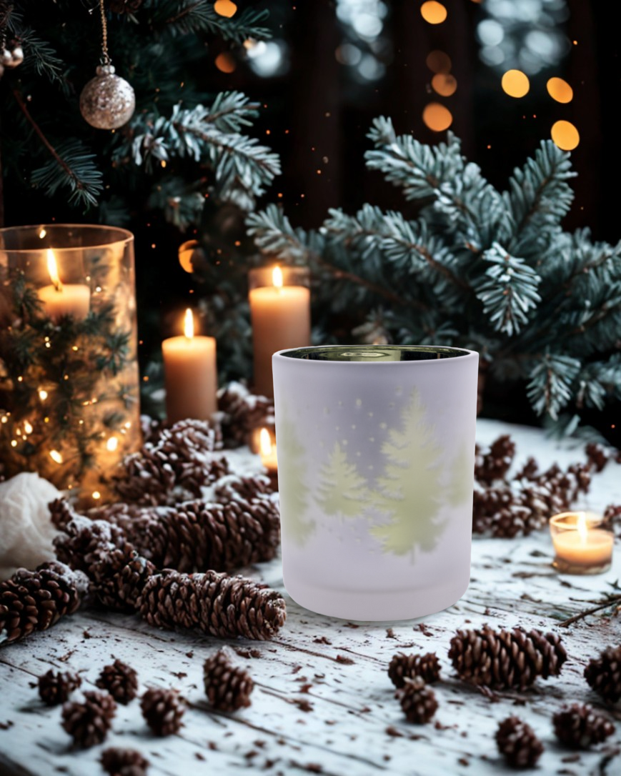 Frosted Evergreen Candle – Luxury 95cl Jar (Christmas Tree Scent)
